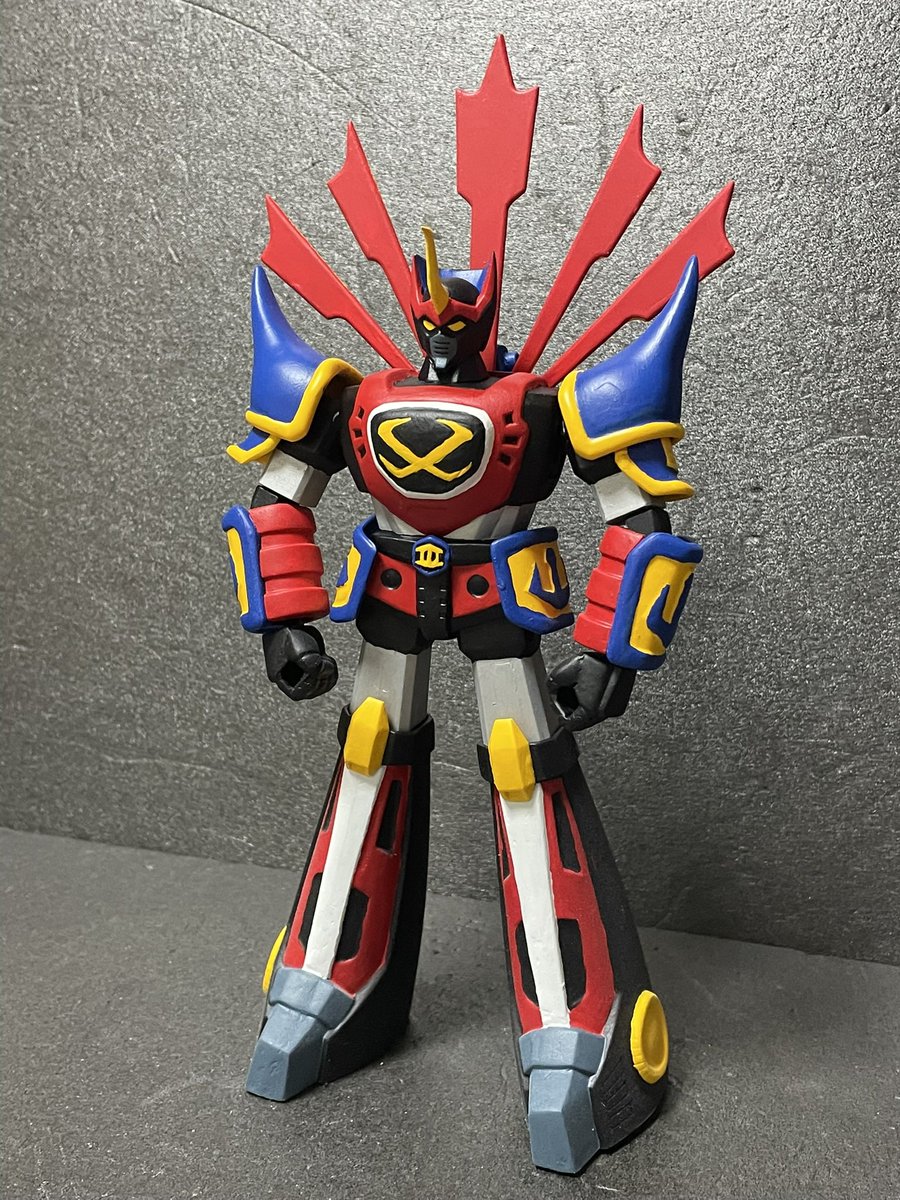 simokei5's tweet photo. #戦国魔神ゴーショーグン
#アオシマ
宇宙スペース　NO.1   戦国魔神　NO.1
アオシマ（スカイネット）のゴーショーグンを完成しました。
タカトク合金のゴーフラッシャーの赤🟥を余剰パーツと両面塗装で再現。
塗り分け地獄にモナカキット。
2000年代のキットですが、実質は旧キットかと存じます。😅🙇‍♂️ https://t.co/sLAREqgyM3