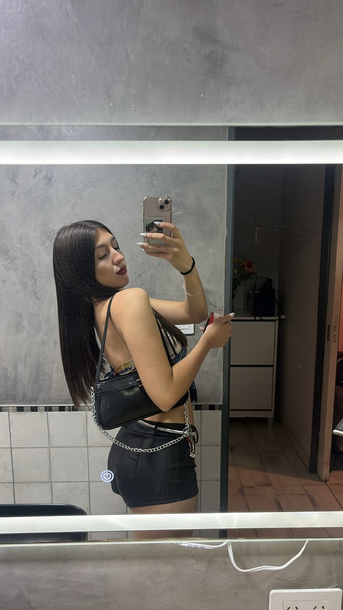 MiaLassoo's tweet photo. rate me but don’t lie https://t.co/KbzamSRc2R