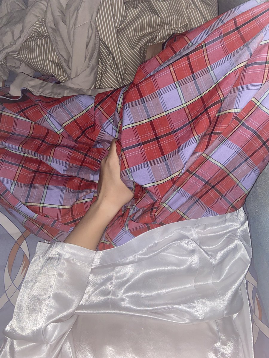 precious4noone's tweet photo. Send a photo of yourself in a sarung and I’ll send one back, hehe 💚 https://t.co/sMxPmosLzZ