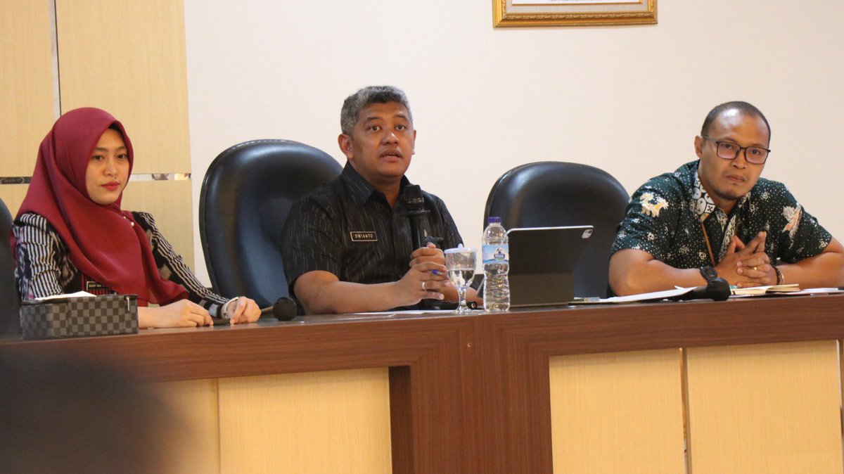 bpkadjtg's tweet photo. Rakor Tindak Lanjut atas LHP BPK RI atas Laporan Keuangan Pemprov Jateng, Selasa (23/6/2026). BPKAD Provinsi Jawa Tengah komitmen perbaiki tindak lanjut hasil pemeriksaan BPK. https://t.co/TW52tI1xOA