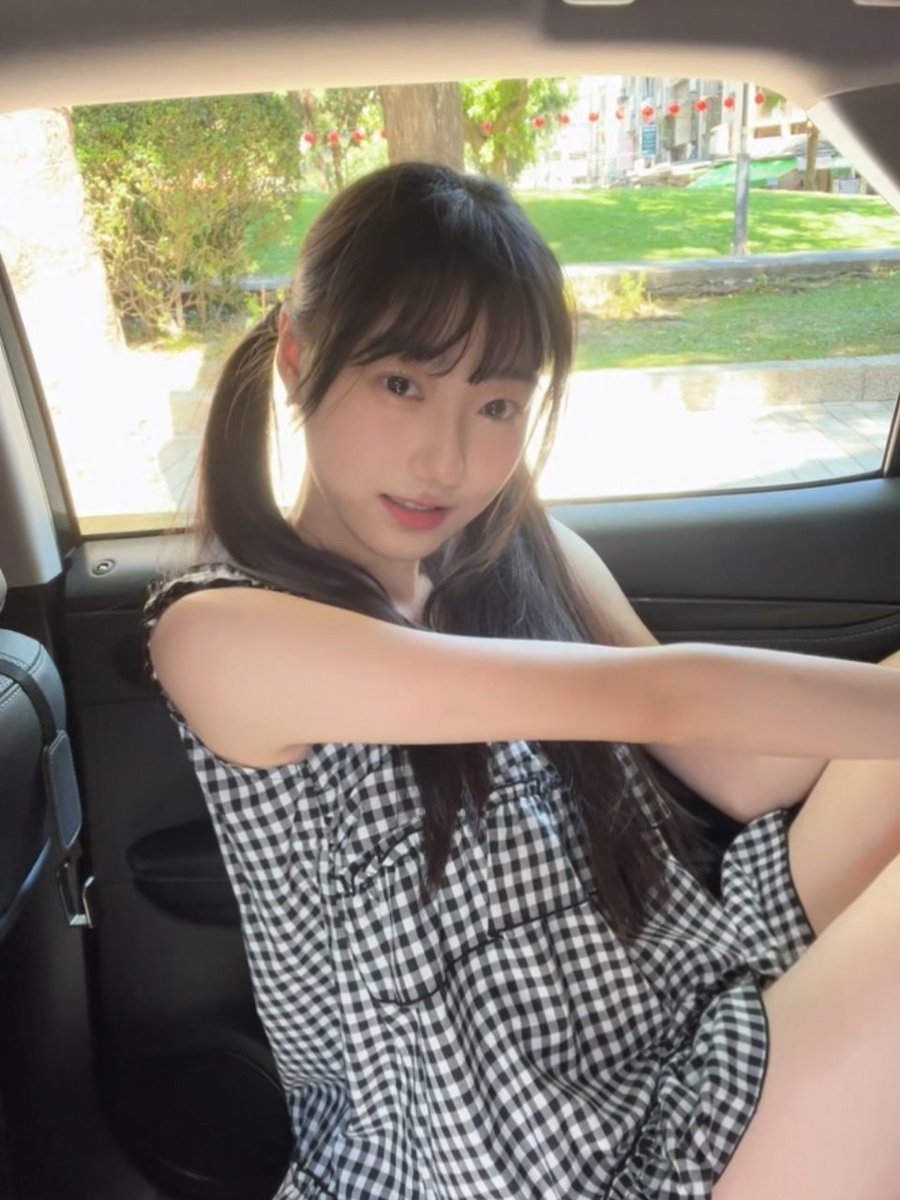 menon2097's tweet photo. 今天是追逐陽光拍照的女子☀️ https://t.co/SJHs4KsoHT