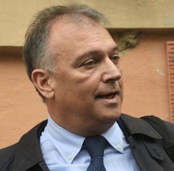 FraTesta73's tweet photo. Confermato anche dall'indagine di Brescia: La Pezzino, sentitra a SIT,  conferma che le vecchie carte provenivano da Tizzoni, che a quanto pare distribuiva carte a tutti, anche ai magistrati che svogliatamente non li chiesero alle cancellerie.
Magari gli ha fatto anche un riassunto, del resto il suo capo gli aveva chiesto celerità.