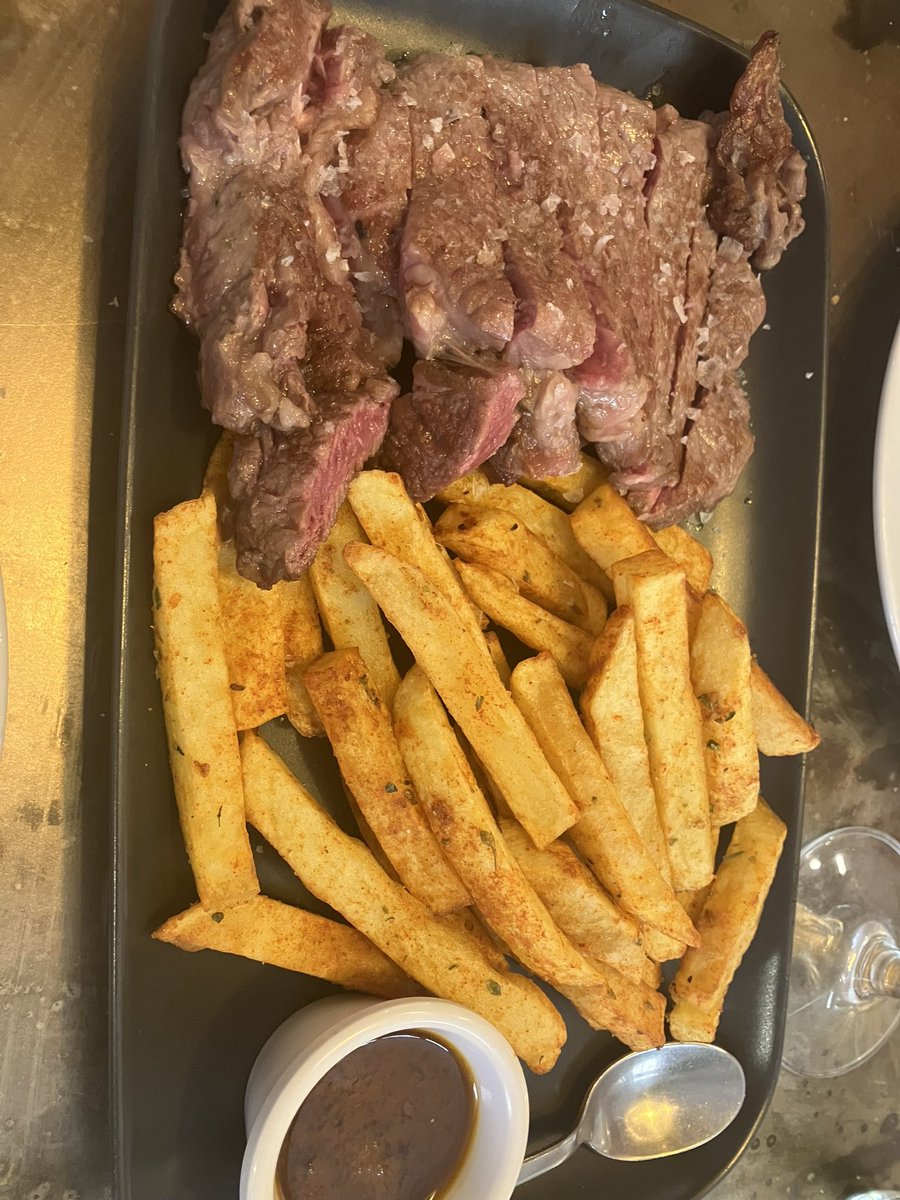 EmilienReb's tweet photo. Restaurante Ástor - La aspiración de esta pequeña gran familia es poder transmitir todo el esfuerzo y cariño que ponen en cada plato. Ceviche frito pa siempre ! https://t.co/A29Nv1gGVY