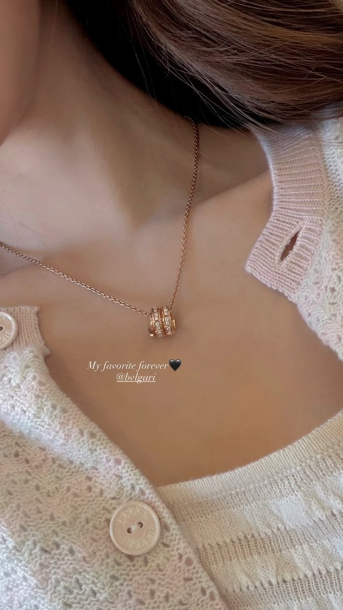 wonyaura's tweet photo. not wonyoung casually flexing her brand deals with bvlgari, barrie, and miu miu such it girl behaviour of her https://t.co/DVF5DwEiT7