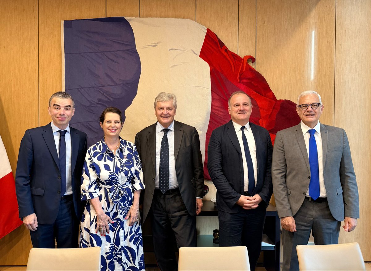 N_Forissier's tweet photo. 🤝 Ce matin avec #TeamFranceExport, l’occasion de coordonner nos actions et de renforcer notre engagement collectif.
 
Objectif : porter plus loin la #France à l’international et soutenir durablement les entreprises à l’export. https://t.co/bXRNAUjwTf