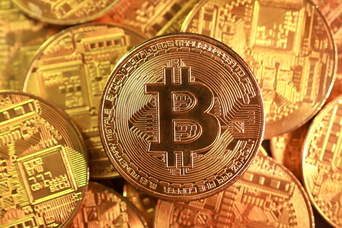 monsieurshyne1's tweet photo. Nothing is permanent 
Even Bitcoin no permanent https://t.co/K0nBM8mza2