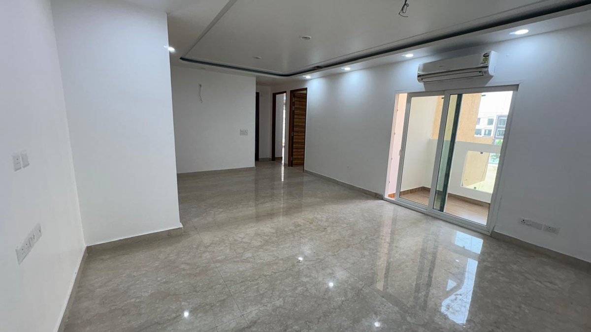 ARNSTATES's tweet photo. 🏡 Your Dream 3BHK Awaits | Premium Living 
Starts Here ✨
Spacious rooms • Modern modular kitchen • Large balconies • Prime location • 24×7 security

Experience comfort, luxury &amp; lifestyle in one place. Book your site visit today! 📍🏙️

📞 Contact: 9560461206
#3BHK #flat https://t.co/N5Mp1FMgi0