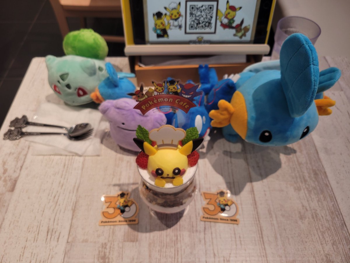 ToniLililo's tweet photo. 親子で、ポケモンカフェTOKYOに行ってきました！
道中、ポケモンストアで買ったポケモンたちも一緒に連れていきました🫶私は、新たにカイオーガをお迎えしました✨
お料理も、ショーも、スタッフさんたちの対応も、大満足でした🥰
#ポケモンセンター
#ポケモン
#PokemonCenter
#Pokémon https://t.co/CLWQvUbJ0c