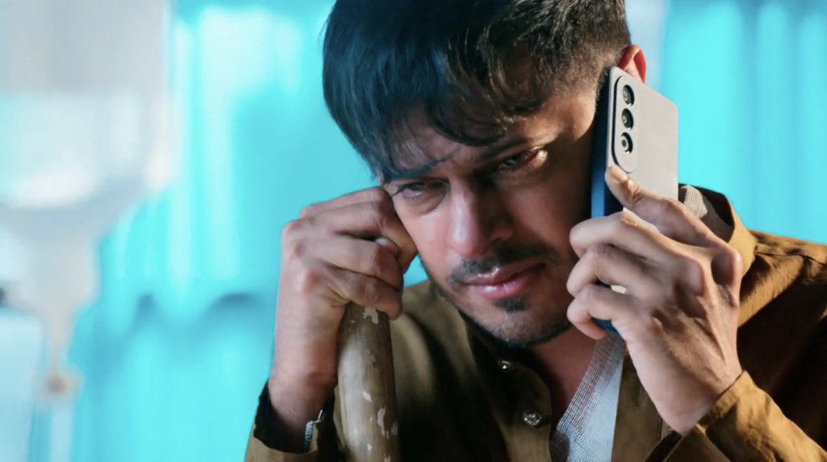 LostInChaos22's tweet photo. #NeilBhatt is so good in showing the conflict between Shiv and Parshuram. 
Shiv’s heart loves, trusts Shalini and says she is innocent, while for Parshuram proofs r pointing Shalini as the culprit. 
Glad he has Balram to share everything. #MrAndMrsParshuram https://t.co/hMSvLQZczf