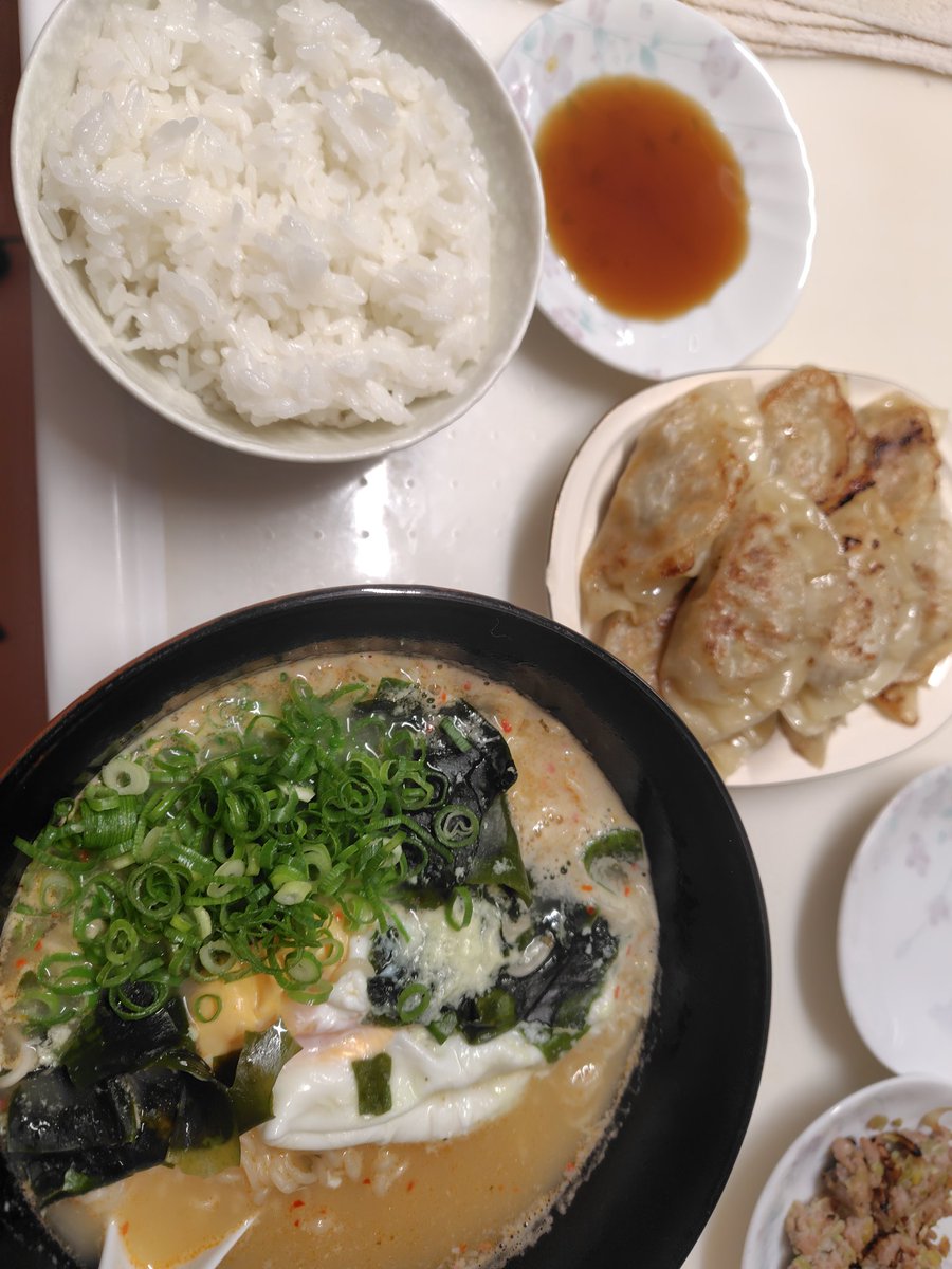 びらる tweet media