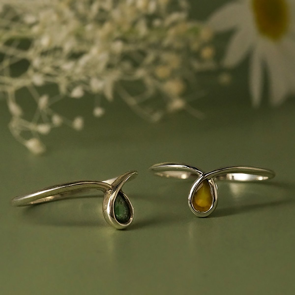 セレクトオーダーて人気のひとふでリング💍 シンプルなデザインですが