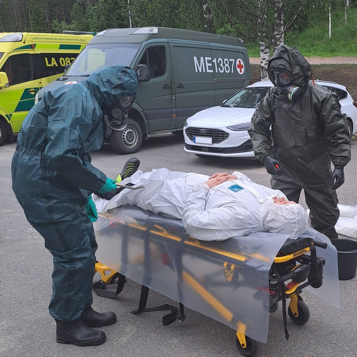 JaakariPR's tweet photo. #Jääkäriprikaati järjesti Rovaniemellä #CBRN-moniviranomaisharjoituksen, jossa harjoiteltiin viranomaisten yhteistoimintaa ja suorituskykyä vastaamaan erilaisiin CBRN-tilanteisiin.

#viranomaisyhteistyö #yhteiskuntavastuu #laplsto #lapinpelastuslaitos #Lapha #Pohde https://t.co/8v7mDKp3FD
