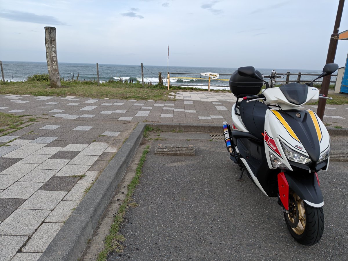 R1KATLABOR's tweet photo. ツーリングして買い物🛒
寒くてグリップヒーター使用🥶　昨年の今頃は猛暑だったような🔥 https://t.co/YaBfquqO97