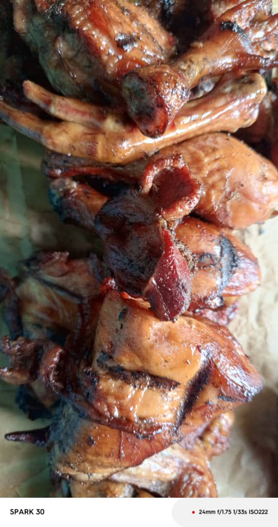 ClaudeAlexis11's tweet photo. Je profite pour vous dire que ma mère fait les meilleurs fumés. (Poulet, porc, bœuf, tripes, saucisses)
Donc passez les commandes https://t.co/3AYfCHoCAO