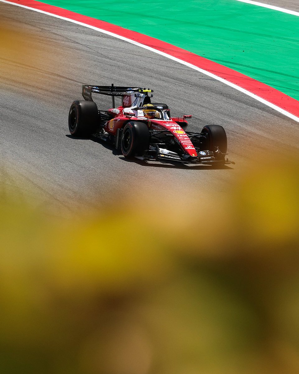 ScuderiaFerrari's tweet photo. Racing amongst summer feels like: 🌼 https://t.co/UbXdsLY4uv