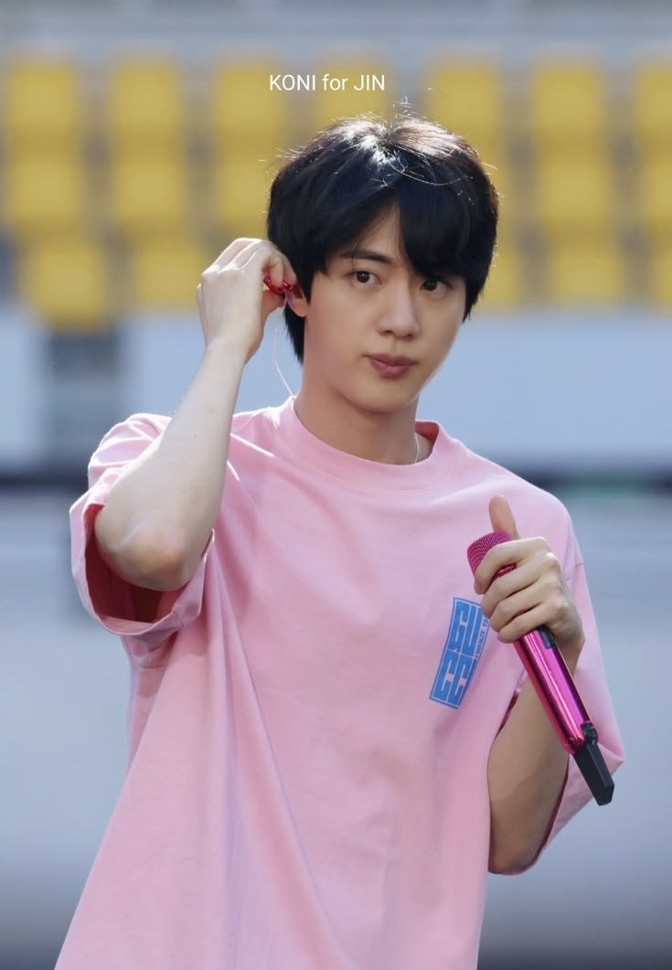 jinjoonierkives's tweet photo. My bestie's fave color 🩷 https://t.co/lF129pW9lp
