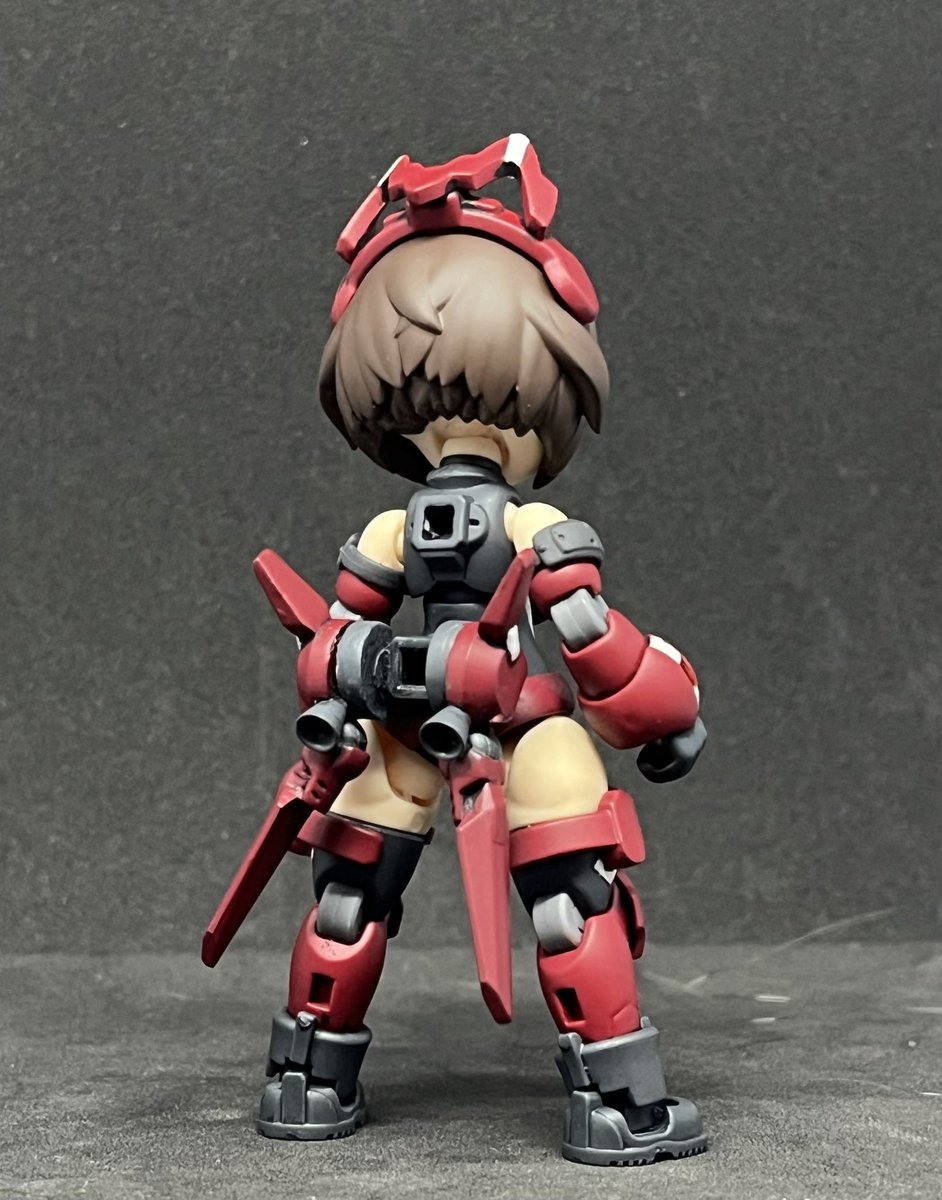 003_amx's tweet photo. #デスクトップアーミー

ティタニアデルタちゃんをカスタムしました、まずは本体から

ティタニア装備試験実証機
コードネーム「ロゼ」

ティタニアデルタまでに複数開発されたティタニアシリーズの1機、装備の性能実験担当。
機動力を高めるマニューバフィンスラスターを装備 https://t.co/Xv7AXwyLUg
