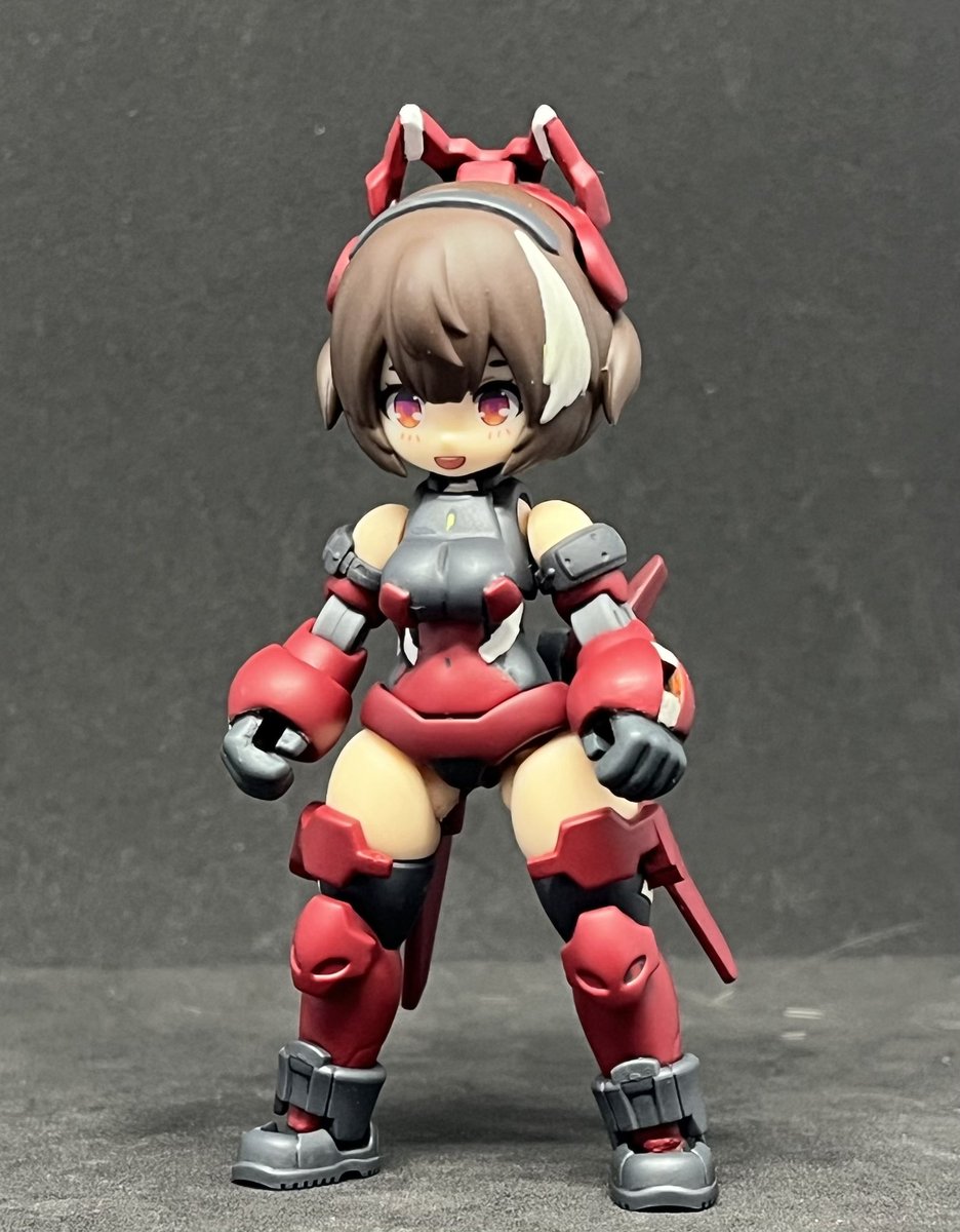 003_amx's tweet photo. #デスクトップアーミー

ティタニアデルタちゃんをカスタムしました、まずは本体から

ティタニア装備試験実証機
コードネーム「ロゼ」

ティタニアデルタまでに複数開発されたティタニアシリーズの1機、装備の性能実験担当。
機動力を高めるマニューバフィンスラスターを装備 https://t.co/Xv7AXwyLUg