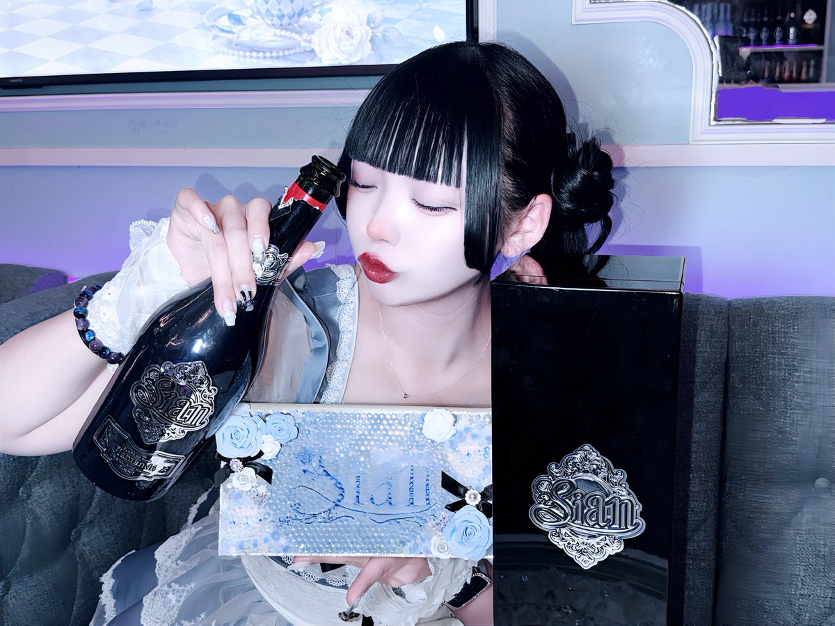 sian_roki's tweet photo. 【sian初のSIAMAND】と【キラ伝2】
本当にありがとう❕

なんとね、この4日間に
逢いに来てくれた皆のお陰で
【個人オリシャン】を
作らせていただけることになりました🥂

本当に本当に絶対ダメだと
思ってたから凄く嬉しい
みんなありがとう🙇‍♂️
ALT

#ご退館 #コンカフェ #シアン #自撮り界隈 https://t.co/isUGXDBtbP