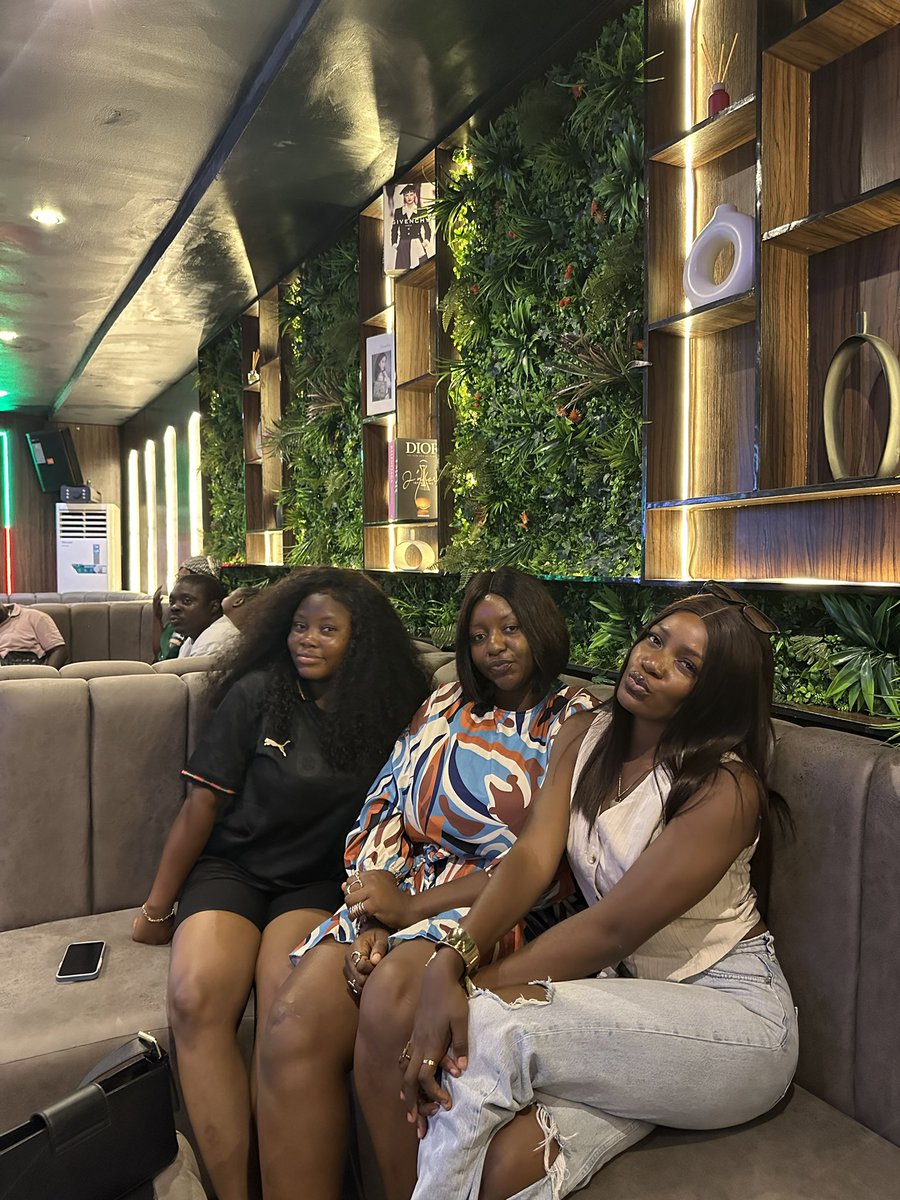 Ajibewaji1's tweet photo. Life is good, but life is better with milkshake from flora @Flora_Ibadan 

The girls hangout finally left the group chat and flora made it happen 🤭 https://t.co/rvMc01cLlK