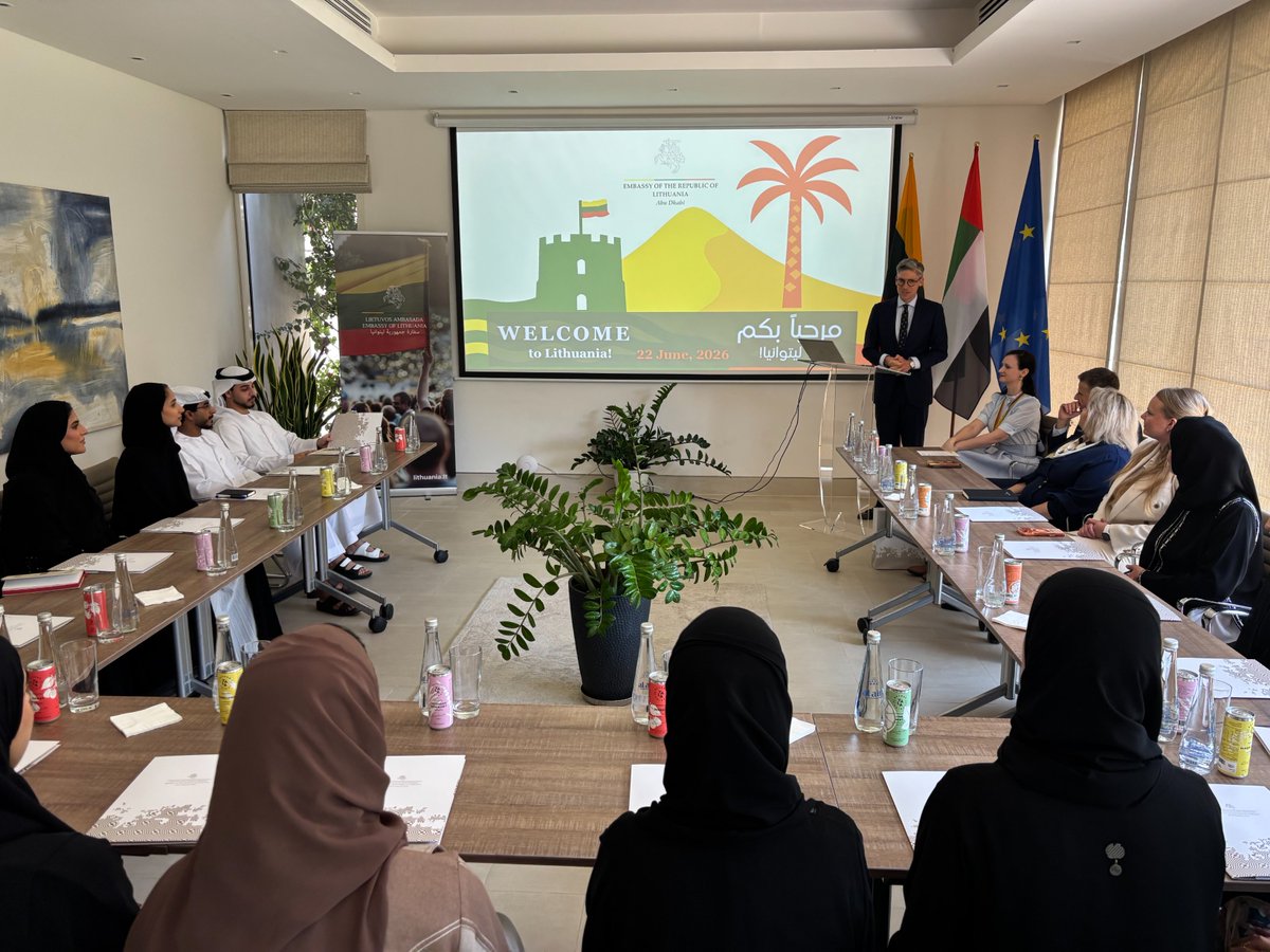 LTinUAE's tweet photo. Yesterday we welcomed students of the @AGDAUAE to our Embassy. Greatly value our growing and continued coop. w/ @AGDAUAE &amp; cherish dialogue with the next generation of Emirati diplomats and decision-makers.
Perhaps even a future UAE Ambassador to 🇱🇹 might have been in the room! https://t.co/CScBfekDT8