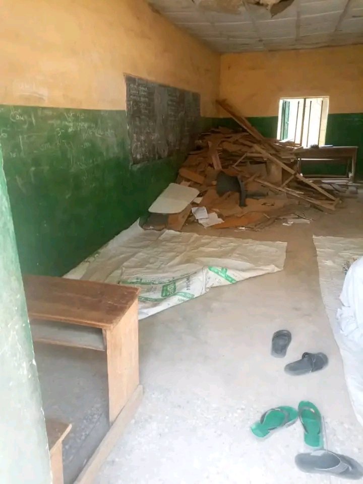 taheerprime's tweet photo. 🕹️Anwaru Special Primary School.
Dala Local government (Not GRA) under adm of ABBA Kabir Yusuf.

Education budget for what exactly? Is it an education budget for GRA ? https://t.co/aKIHVz1lc9