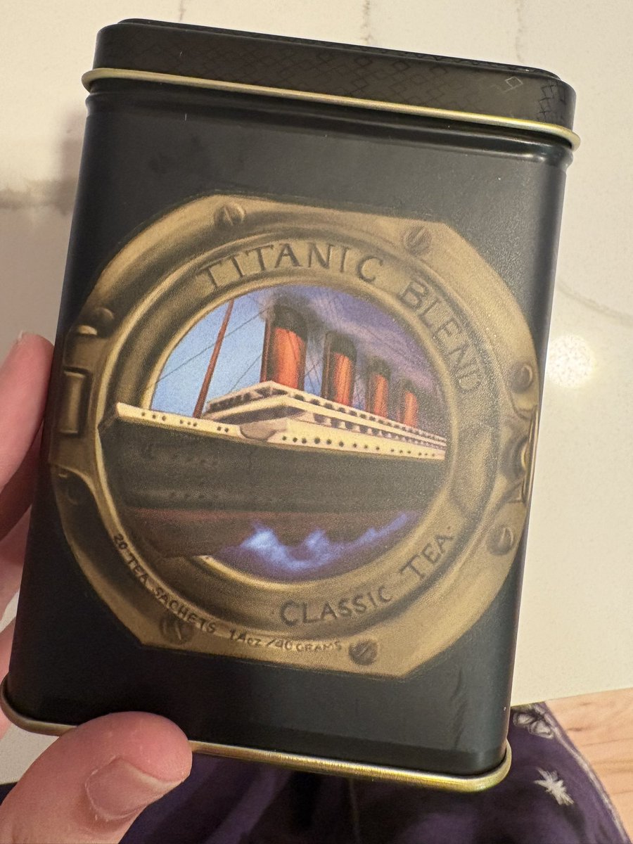 Ayu_VT's tweet photo. Titanic water… in the Miku mug‼️

#Vtuber    uwu kawaii desu https://t.co/6JgJCkcxn2