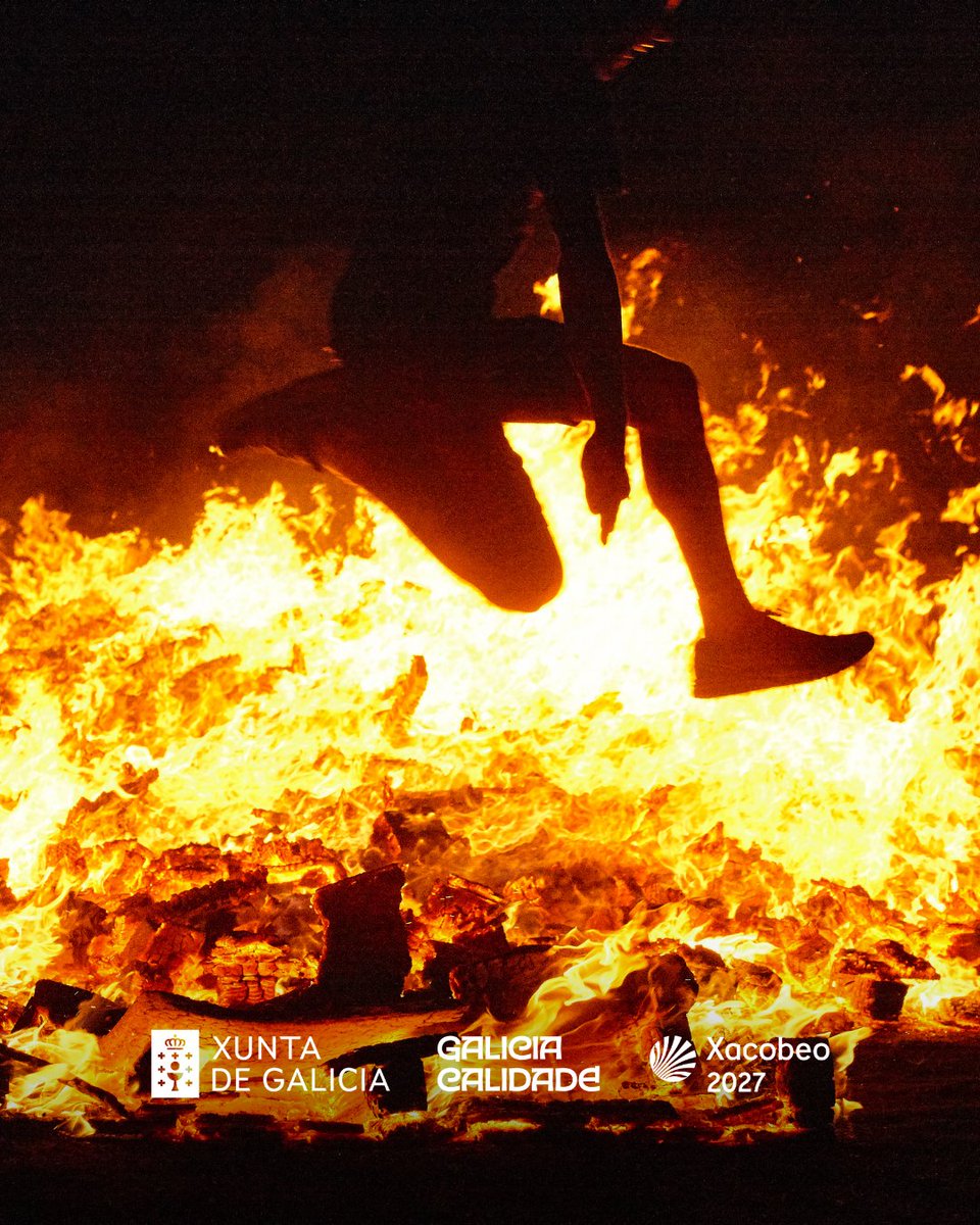 Turgalicia's tweet photo. En Galicia somos de tradicións, e na noite de San Xoán non pode faltar:

🔥 Saltar a fogueira varias veces para atraer a boa sorte e afastar os malos espíritos.
🐟 Gozar das sardiñas asadas e cumprir o refrán: “Por San Xoán, a sardiña molla o pan”.
✨ Preparar a queimada e recitar o seu conxuro para espantar as meigas.
🌿 E ao día seguinte, lavar a cara con auga de herbas de San Xoán para completar a purificación e comezar o verán con enerxía renovada.

En Galicia somos de tradiciones, y en la noche de San Juan no puede faltar:

🔥 Saltar la hoguera varias veces para atraer la buena suerte y ahuyentar a los malos espíritus.
🐟 Disfrutar de las sardinas asadas y cumplir el refrán: “Por San Xoán, a sardiña molla o pan”.
✨ Preparar la queimada y recitar el conjuro para espantar a las meigas.
🌿 Y al día siguiente, lavarse la cara con agua de hierbas de San Juan para completar la purificación y empezar el verano con energía renovada.

In Galicia, traditions matter, and on the night of San Xoán you can’t miss:

🔥 Jumping over the bonfire several times to attract good fortune and ward off evil spirits.
🐟 Enjoying grilled sardines and following the saying: “On Saint John’s Day, sardines soak the bread”.
✨ Preparing queimada and reciting its spell to scare away witches.
🌿 And the next day, washing your face with San Xoán herbal water to complete the cleansing ritual and start summer with renewed energy.

#Galicia #GaliciaCalidade #Xacobeo2027 #SanXoan