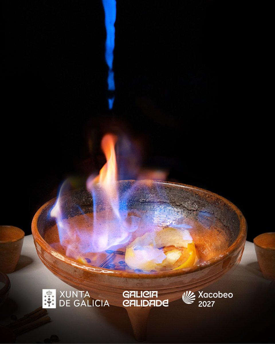 Turgalicia's tweet photo. En Galicia somos de tradicións, e na noite de San Xoán non pode faltar:

🔥 Saltar a fogueira varias veces para atraer a boa sorte e afastar os malos espíritos.
🐟 Gozar das sardiñas asadas e cumprir o refrán: “Por San Xoán, a sardiña molla o pan”.
✨ Preparar a queimada e recitar o seu conxuro para espantar as meigas.
🌿 E ao día seguinte, lavar a cara con auga de herbas de San Xoán para completar a purificación e comezar o verán con enerxía renovada.

En Galicia somos de tradiciones, y en la noche de San Juan no puede faltar:

🔥 Saltar la hoguera varias veces para atraer la buena suerte y ahuyentar a los malos espíritus.
🐟 Disfrutar de las sardinas asadas y cumplir el refrán: “Por San Xoán, a sardiña molla o pan”.
✨ Preparar la queimada y recitar el conjuro para espantar a las meigas.
🌿 Y al día siguiente, lavarse la cara con agua de hierbas de San Juan para completar la purificación y empezar el verano con energía renovada.

In Galicia, traditions matter, and on the night of San Xoán you can’t miss:

🔥 Jumping over the bonfire several times to attract good fortune and ward off evil spirits.
🐟 Enjoying grilled sardines and following the saying: “On Saint John’s Day, sardines soak the bread”.
✨ Preparing queimada and reciting its spell to scare away witches.
🌿 And the next day, washing your face with San Xoán herbal water to complete the cleansing ritual and start summer with renewed energy.

#Galicia #GaliciaCalidade #Xacobeo2027 #SanXoan