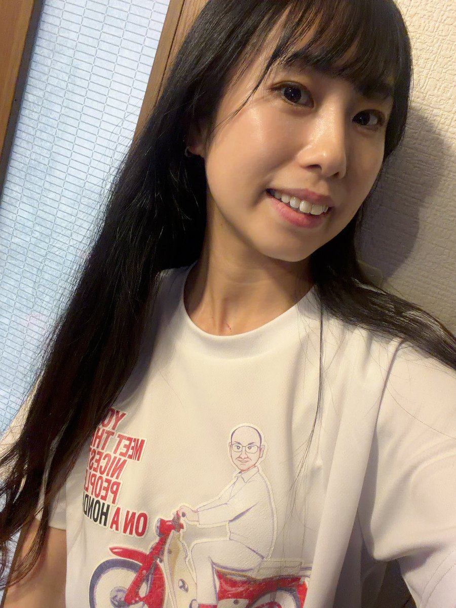 みなさんお疲れ様です👐🏻 このTシャツ愛用してるのこの世で私だけ