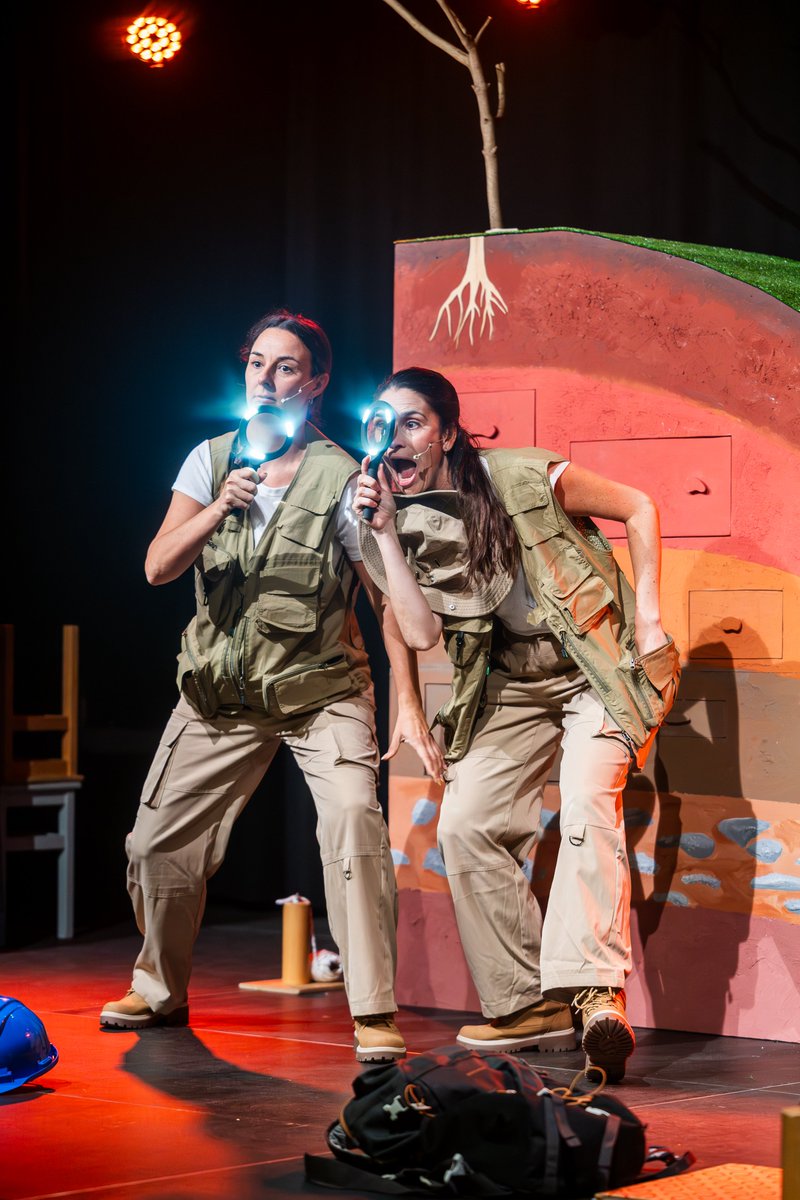 ICAC_cat's tweet photo. 🎭L’ICAC i la Cia. Routart han estrenat Arqueoescena. Misteris del passat, una proposta teatral que apropa l’arqueologia al públic familiar a través del misteri, l’humor i la participació.  

Tota la informació al nostre web!

📷Fotografies de @Galdrific https://t.co/kBdMff1pgQ