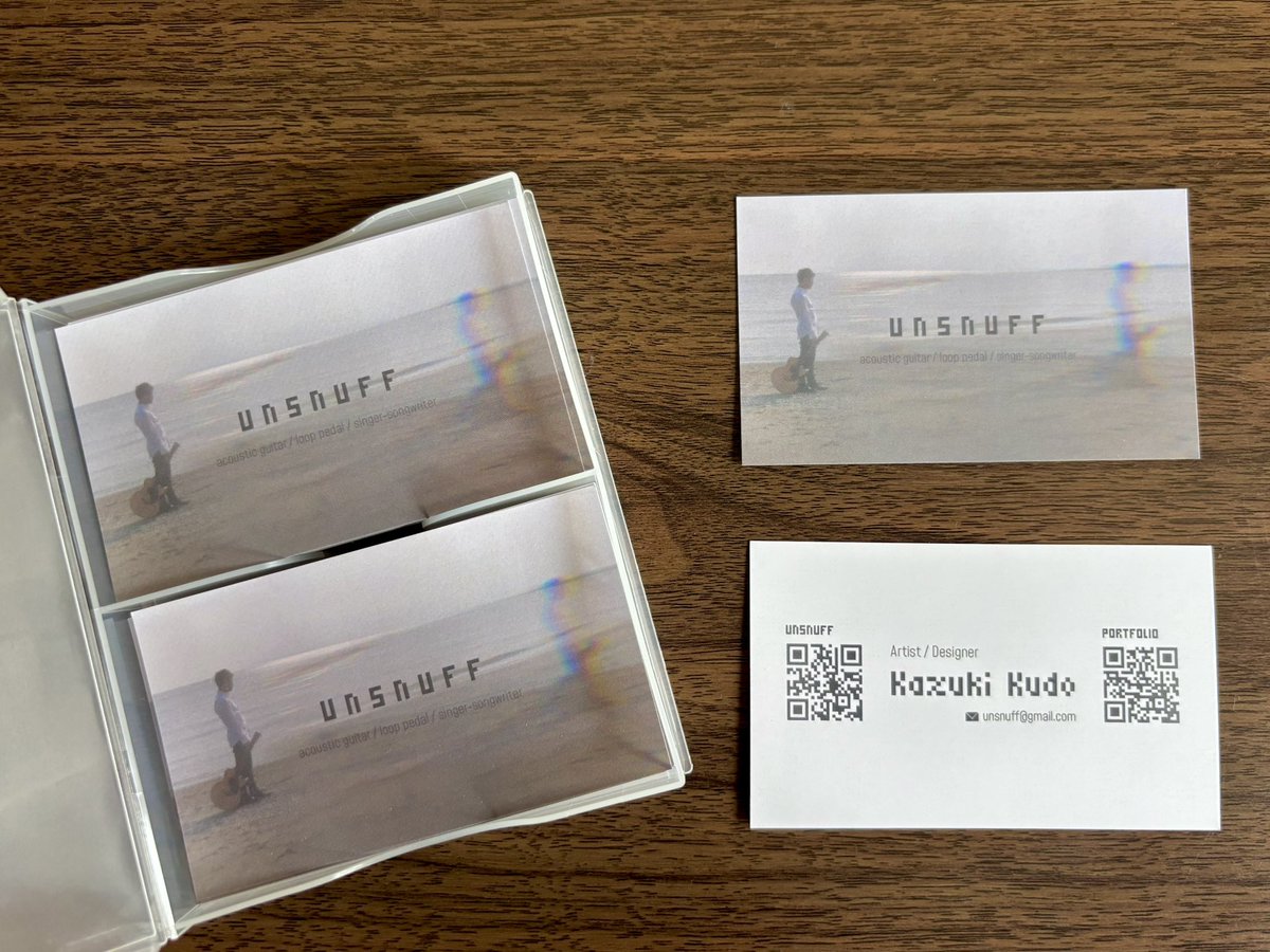unsnuff's tweet photo. unsnuffの名刺もできました。公式サイトと、デザイン依頼用のポートフォリオサイトに飛べるQRコードを載せています。これからライブハウスなどで出会う人みんなに投げて突き刺していくので覚悟してください

https://t.co/b94GQtMzzA https://t.co/LR8nhoXUgQ