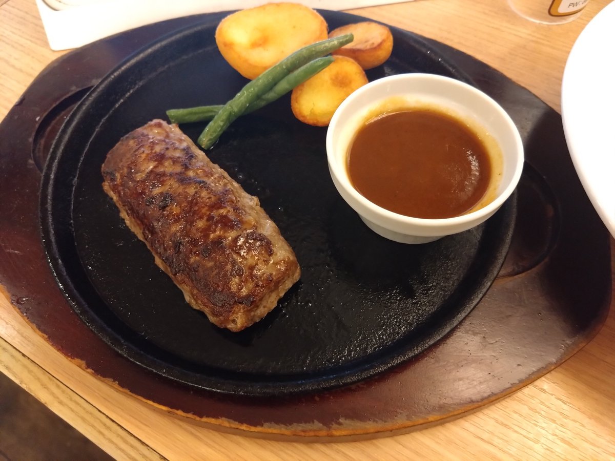 ymurukas's tweet photo. デニーズで食事 https://t.co/EEkCyabz19