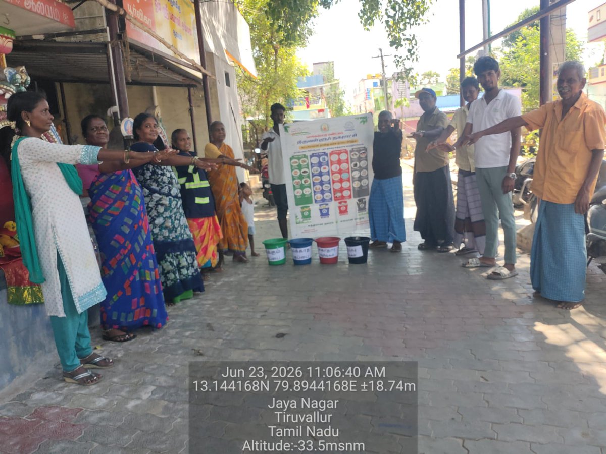 tiruvalur's tweet photo. In Ward No. 1 ,7  Tolgate, Kondamapuram street the public was made aware to separate garbage into four categories and hand it over to the sanitation workers. https://t.co/6tUJos8S14