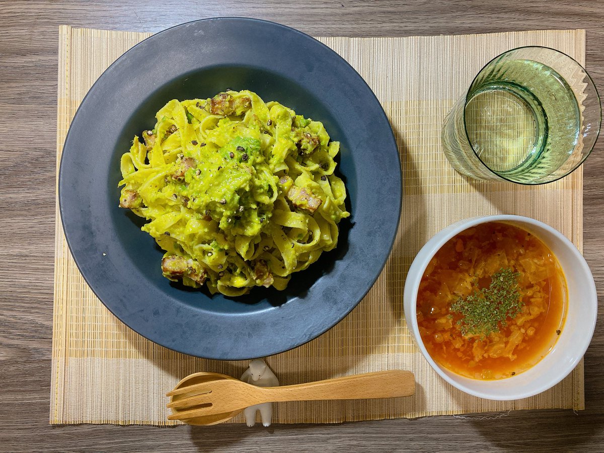 ucchimocchi's tweet photo. アボカドクリームのカルボナーラ🥑
いただきます！ https://t.co/6phwxhuVkr