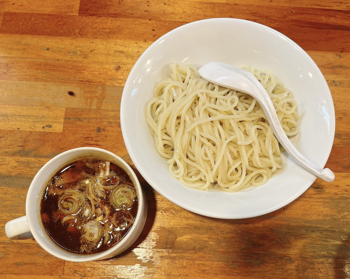 ari2amvvp's tweet photo. 極汁美麺umami
丸長リスペクトつけ麺

魚介の香りが食欲そそる酸味の効いたつけ汁に麺をしっかり浸して啜るとたまらなく美味しいです😋香ばしさもありずっと食べていたくなる✨〆にスープ割りいただき大満足です！
今日も大変ご馳走様でした🙏💖💖💖💖💖💖💖💖💖💖💖💖💖💖 https://t.co/T9NYbfLfrj