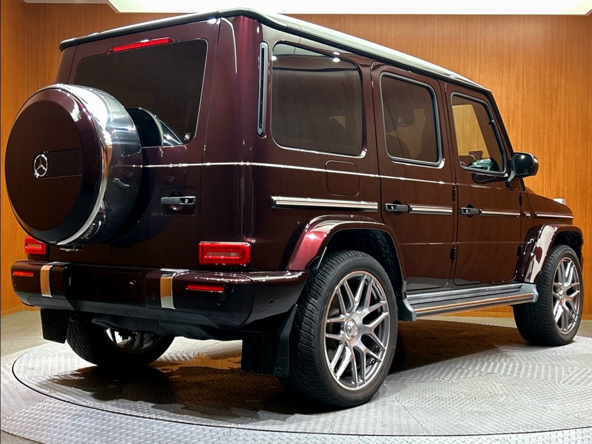 krismuteti's tweet photo. IMPORT NOW FROM JAPAN 🇯🇵
2019 MERCEDES BENZ G350d AMG-LINE
TOTAL PRICE: KES 14,622,600(Including taxes)

📲📲0768 254 347

Mileage: 42,300km
Approximate importation time; 60 Days

NOTABLE VEHICLE FEATURES
3000cc Turbocharged Inline 6 Diesel engine◾
9 speed automatic transmission◾
286 Horsepower output◾️
600Nm Torque output◾️
Airmatic suspension setup◾
Powered leather seats◾
4MATIC all wheel drive◾
Ruby light red exterior finish◼️
Sunroof◾️
Multifunctional tilt & steering wheel◾
Burmester premium sound system◾
Push-Start ignition◾
Cruise control◾
Multizone climate controls◾
MBUX user interface◾
Roof rails◾
Keyless entry◾
Dual front & side impact curtain airbags◾
Reverse camera◾
Tyre pressure monitoring system◾
Pre-safe system for anticipatory occupant protection◾
ISOFIX child seat anchorage points◾
Heated front & rear seats◾
Adaptive headlights◾
AMG body styling ◼️
Smartphone integration◾
360° view cameras◾
Attention assist system◾
Hill start assist system◾
Rear mounted spoiler◾
Traction control◾