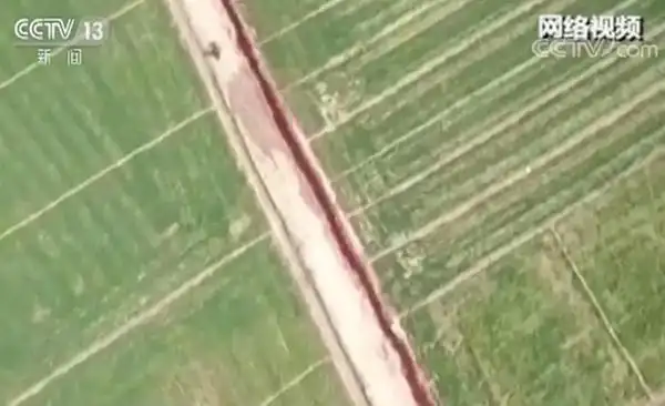 JoshuaDummer's tweet photo. Sadly, this isn’t the first time there has been a scandal about red, polluted water being used for crops. It’s not even the first time in Hebei. There was a similar story in another part of the province back in 2018. 3/4 https://t.co/elf1XfEWpv