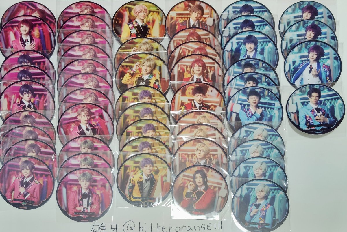 bitterorange111's tweet photo. 【交換 譲渡】エーステ アニカフェ 

求:今弾、過去弾♡:定価(特典 コロッタ500円 コ-スタ- 300円)
今弾無印 過去弾☆:ポトレ コロッタ400円(コ-スタ- 特典 200円)
過去弾無印:各300円(コ-スタ-100円)
または画像7·8の物と交換

郵送 　神戸、大阪手渡
ご検討お願い致します https://t.co/thHvPI08Dy