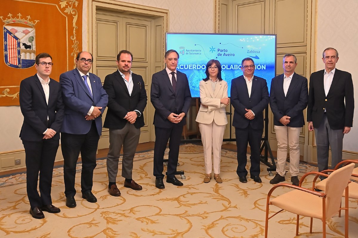 CGCarbayo's tweet photo. Hoy renovamos la alianza con el Puerto de Aveiro. 🚆🌊 Una colaboración que ahora consolidamos para continuar impulsando el Puerto Seco, clave de nuestro futuro logístico. Aveiro es nuestra salida natural al Atlántico y Salamanca la gran puerta de entrada hacia España y Europa.🇪🇺

Seguimos haciendo nuestros deberes. Ahora necesitamos que se culmine la electrificación ferroviaria hasta la frontera portuguesa y que se apueste con hechos por el Corredor Atlántico. No pedimos privilegios: pedimos inversiones justas.