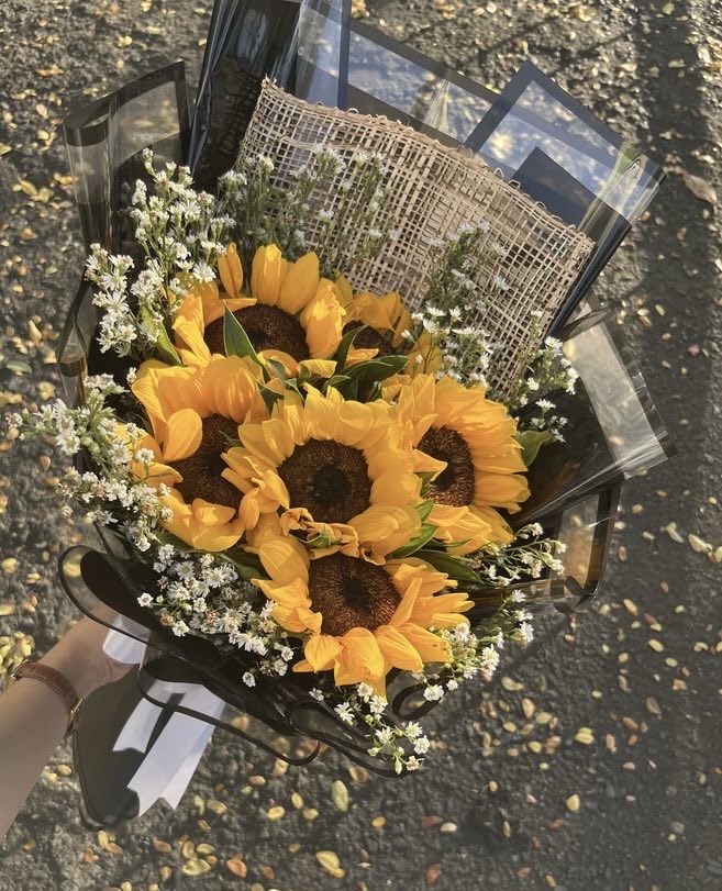 sunflowerchives's tweet photo. mood https://t.co/eyZXn2w8LU