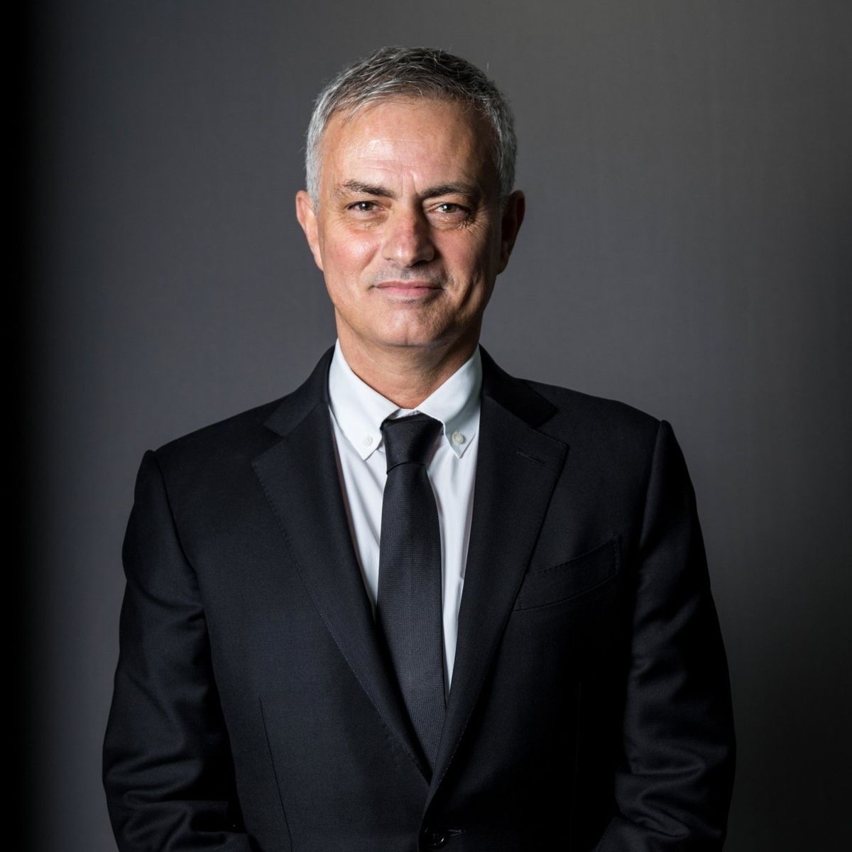 theMadridZone's tweet photo. 🚨 Jose Mourinho is looking for a signing in THREE positions:

• CENTER BACK
• MIDFIELD
• STRIKER

@GuillermoRai_ https://t.co/zXdNOK7aNr