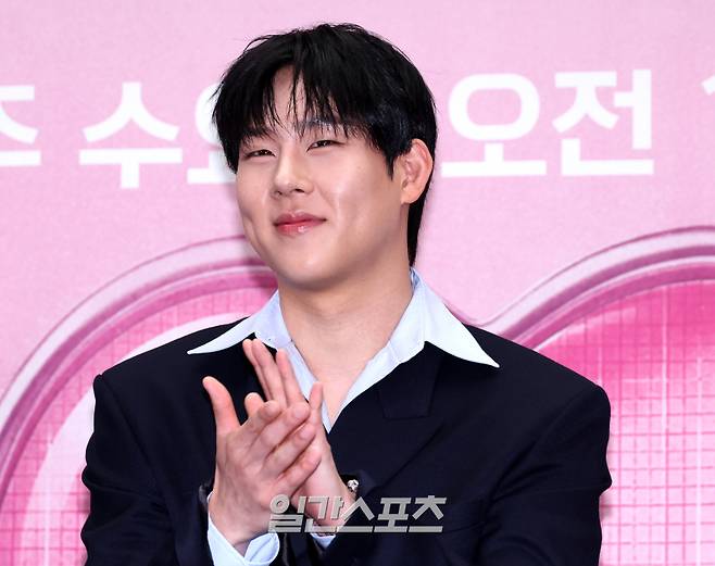 MonstaXVotingSQ's tweet photo. Monbebe what are your opinions on Jooheon's new #TheLoveLab show?

Our admins have been laughing very much at his commentary so far 📺💛

When reviewing the series ontwitter please use tags!

#주헌 #JOOHEON #JOOHONEY #TheLoveLab

Watch on Netflix, link below https://t.co/tikU6Ge6VU