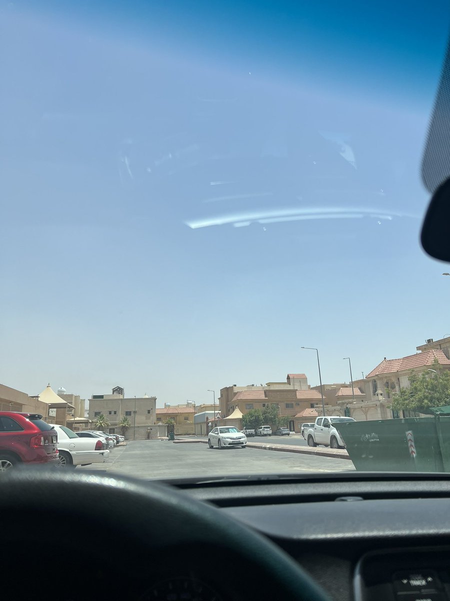 bo720_'s tweet photo. درجة الحرارة 44 الى اين؟؟ https://t.co/ZtzQu9Yice