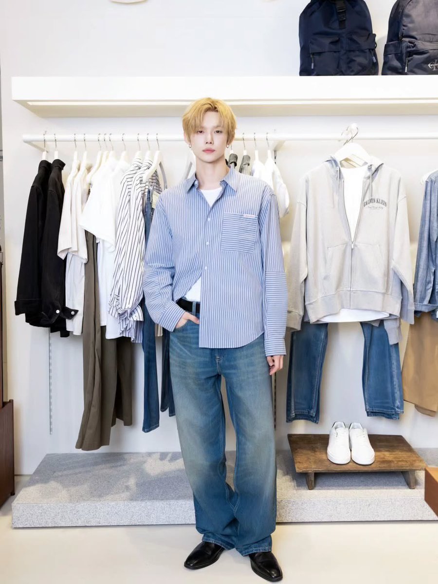 yawnxjun's tweet photo. Had such an amazing time checking out the new collection today! This denim on denim look is completely my style. What do you think of today's fit? https://t.co/91mJ7qBesX