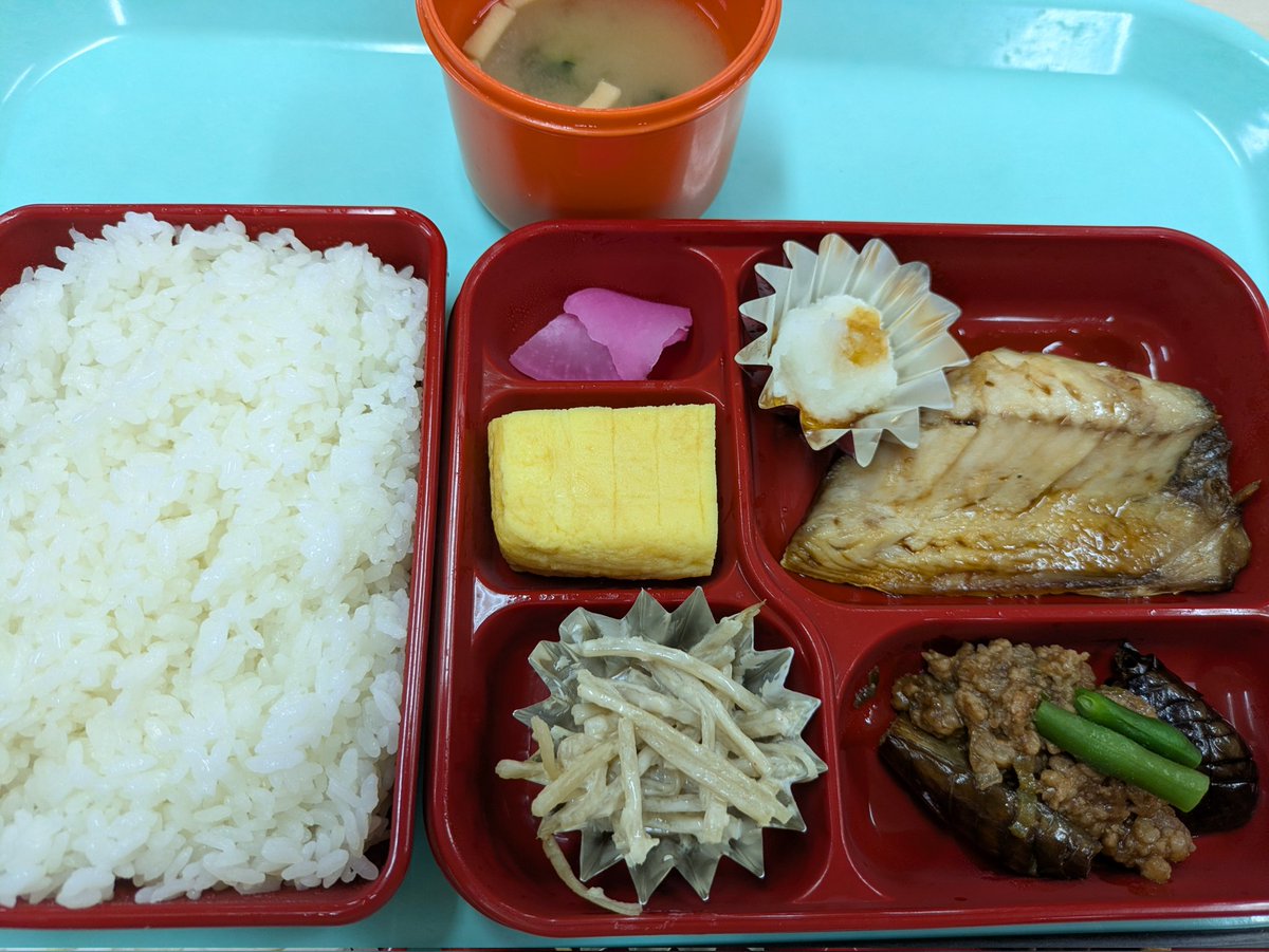 Stegozuki's tweet photo. 本日の昼食と夕食〜 https://t.co/d0l4wfxFsq