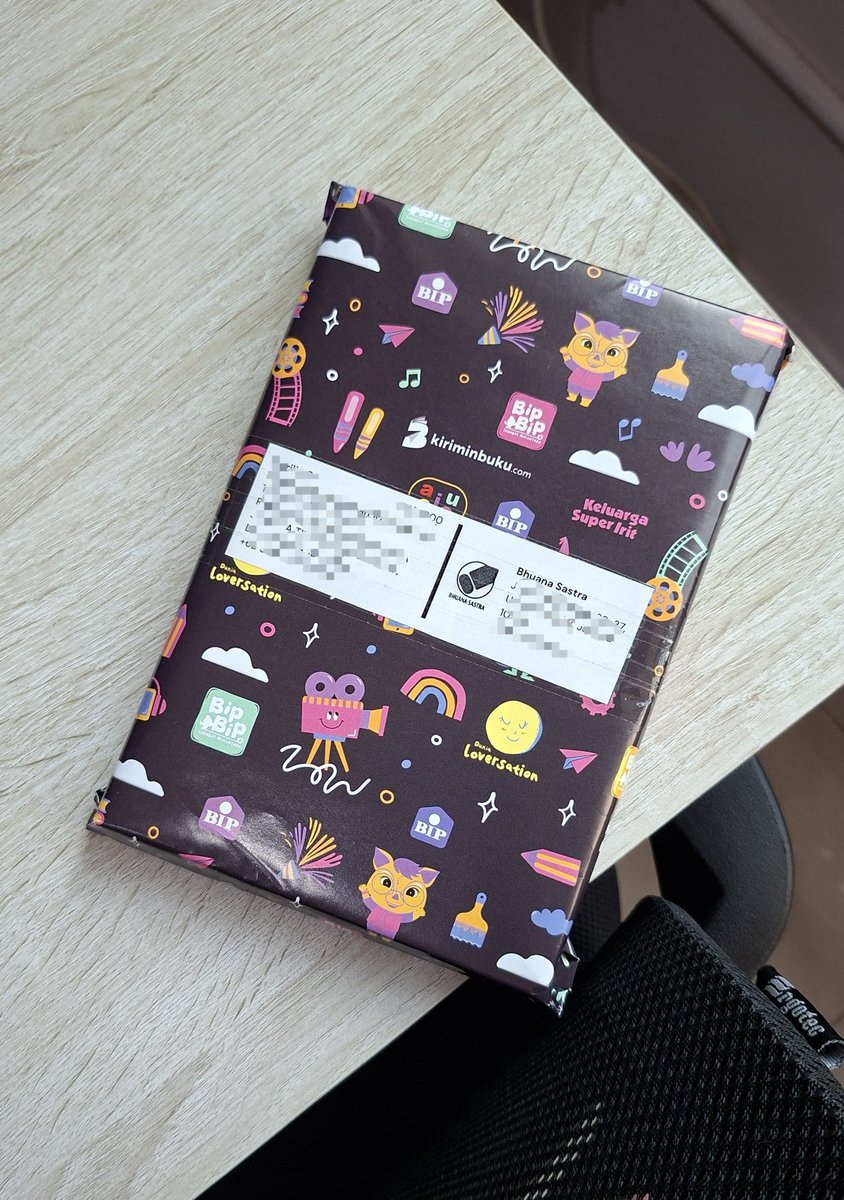sunfleurbelle's tweet photo. aaaaaaaaa bookmail dari penerbit BIP lagi 📚🔖
siapa yang udah baca bukunya? siapa yang kepo? https://t.co/kJPq9jh06r