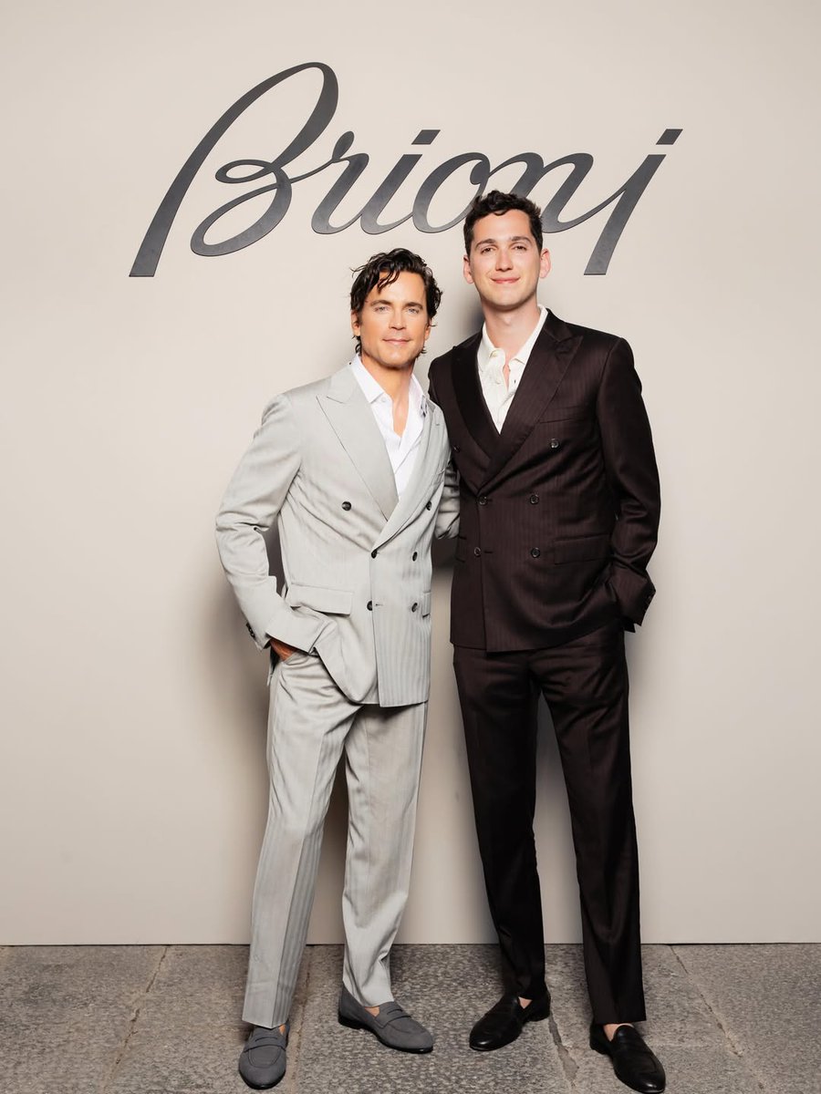 Moffel83's tweet photo. From Matt Friend's Instagram
#MattBomer #Brioni #MilanFashionWeek #MattFriend https://t.co/NtAA90VZd3