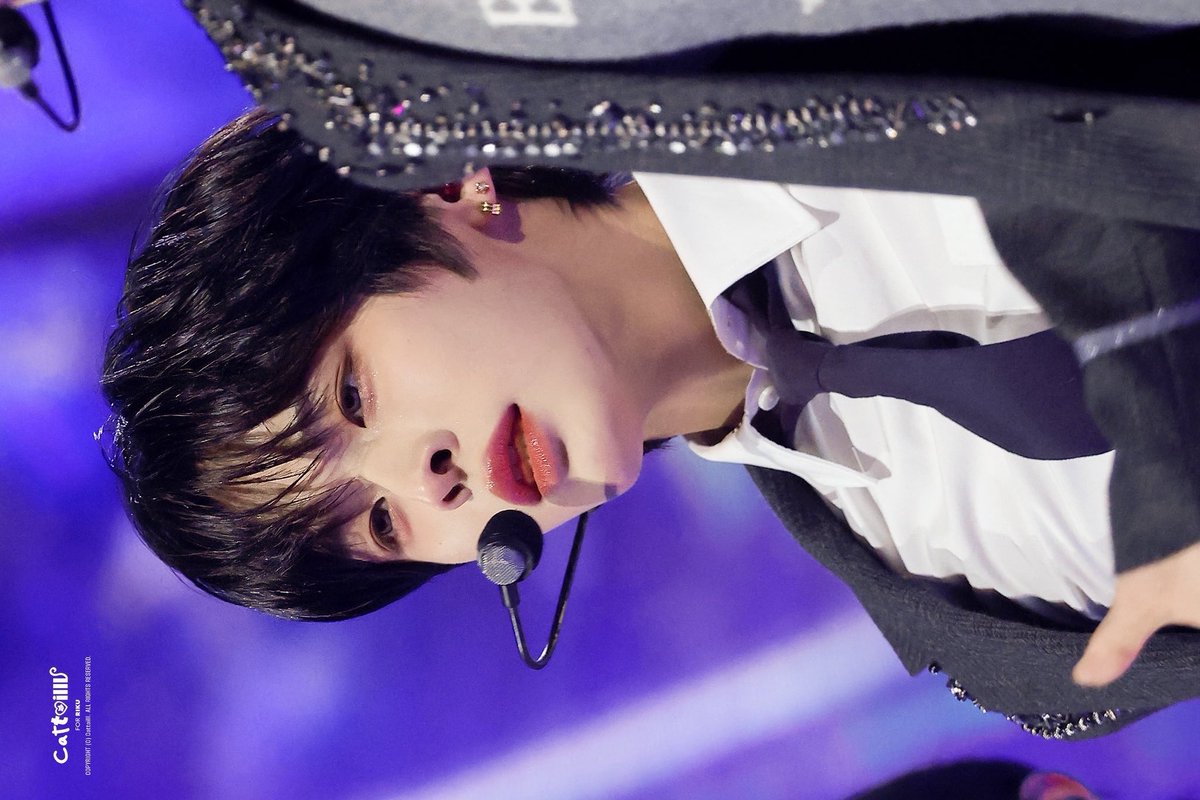 wishfulkuri's tweet photo. 리쿠 눈 살짝 힘풀면 바로 꼬리 9개 쿨미호 등장 https://t.co/uqBXcgniXD
