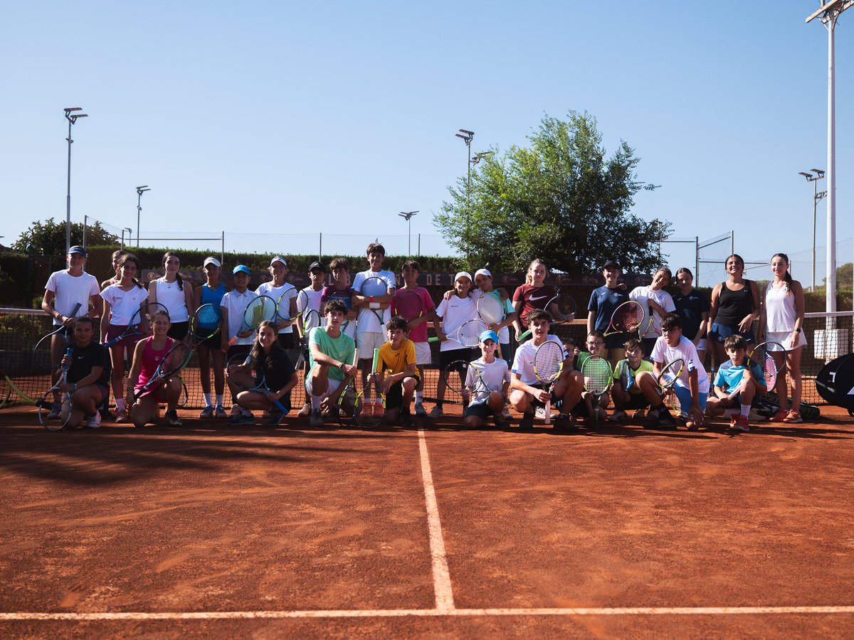 lawebdeltenis's tweet photo. 🎾 La Babolat Cup Valencia 2026 reunió a algunas de las mayores promesas del tenis español.

🏆 Repasa todos los campeones y descubre cómo se desarrolló una de las citas clave del tenis base nacional.

👇

https://t.co/Patcct3hVt

#BabolatCup #TenisBase #TenisJuvenil https://t.co/BueMjiloPu